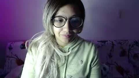 Snapshot of amycosplay99 chatting on January 1, 2025, 2:20 pm amycosplay99 online show from January 1, 2025, 2:20 pm