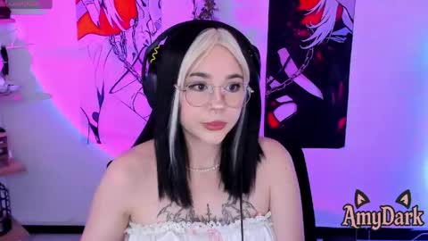 Snapshot of amydark chatting on April 30, 2026, 8:26 pm Amy online show from April 30, 2026, 8:26 pm