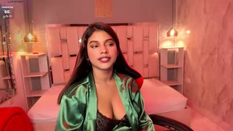 amyevan_ online show from September 29, 2025, 9:41 pm