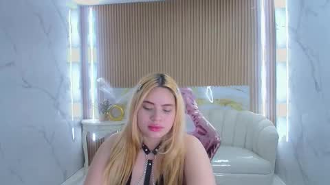 Snapshot of amyg777_s chatting on October 29, 2025, 3:31 am Amy  online show from October 29, 2025, 3:31 am