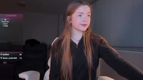 Snapshot of amyjj chatting on December 17, 2024, 5:18 am Amy online show from December 17, 2024, 5:18 am