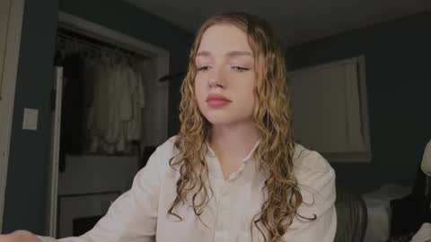 Snapshot of amyjj chatting on November 9, 2025, 5:39 am Amy online show from November 9, 2025, 5:39 am