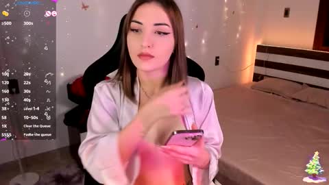 amyvilvet online show from December 3, 2025, 7:12 pm