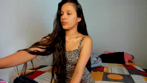 Snapshot of amyy_28 chatting on July 13, 2026, 4:32 pm Amyy online show from July 13, 2026, 4:32 pm