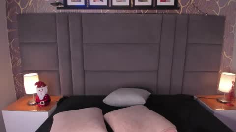 Ana  online show from December 24, 2024, 11:38 am