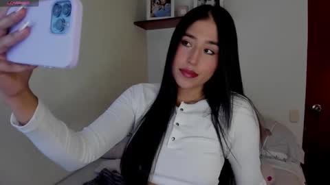 Snapshot of ana_m_ chatting on February 6, 2026, 9:23 am Ana online show from February 6, 2026, 9:23 am