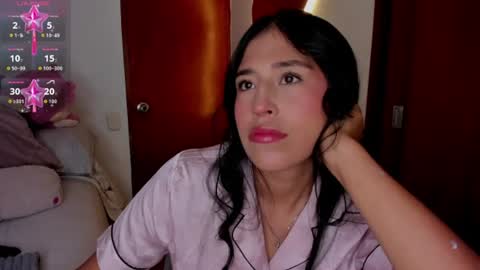 Snapshot of ana_m_ chatting on June 17, 2026, 9:23 am Ana online show from June 17, 2026, 9:23 am