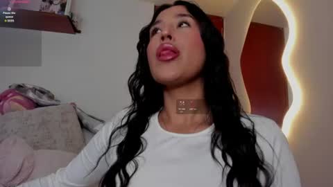 Snapshot of ana_m_ chatting on July 1, 2026, 9:44 am Ana online show from July 1, 2026, 9:44 am