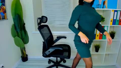 Ana online show from October 3, 2025, 10:12 am