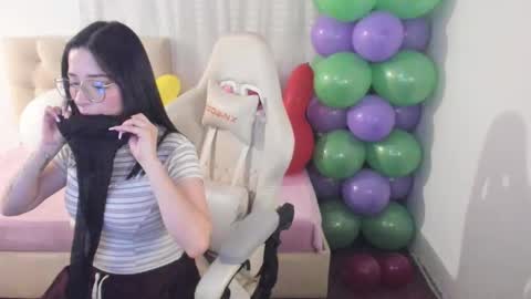 Im anna but you can call me as you want online show from October 22, 2025, 9:25 pm