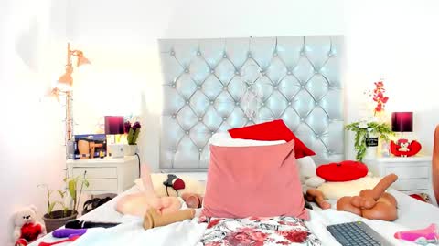 Snapshot of anaa_bellaa chatting on March 6, 2025, 4:17 pm anaa_bellaa online show from March 6, 2025, 4:17 pm