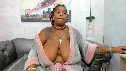 ANNA FUENTES online show from March 5, 2025, 12:22 pm