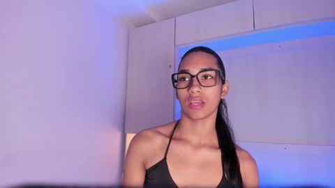 anaacollins_ online show from February 13, 2026, 11:39 am