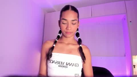 anaacollins_ online show from March 8, 2026, 12:09 pm