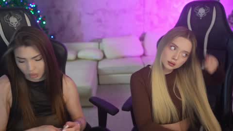 Snapshot of anabel054 chatting on December 18, 2025, 9:04 am Anabel Kira Zlata Kira Elice Lana Dominika Sofy Kaila Bridget online show from December 18, 2025, 9:04 am