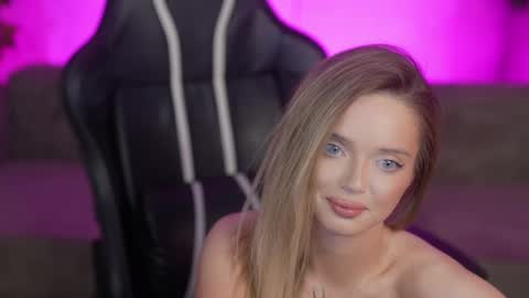 Snapshot of anabel054 chatting on May 28, 2026, 2:25 pm Anabel Kira Zlata Kira Elice Lana Dominika Sofy Kaila Bridget online show from May 28, 2026, 2:25 pm