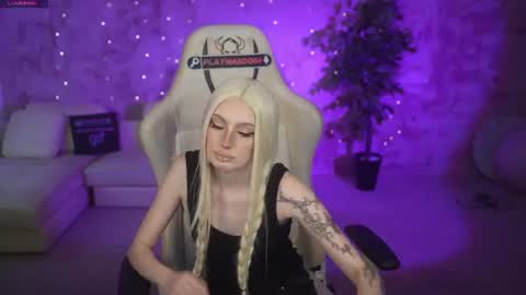 Snapshot of anabel054 chatting on July 15, 2026, 10:42 am Anabel Kira Zlata Kira Elice Lana Dominika Sofy Kaila Bridget online show from July 15, 2026, 10:42 am