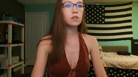 Anabelleleigh online show from December 23, 2025, 3:04 am