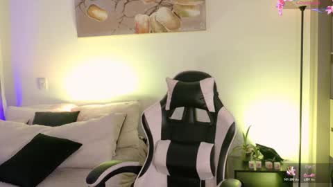 ANABEL WOLF  online show from February 25, 2026, 3:21 pm