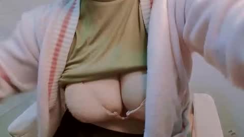 Snapshot of anacutieee chatting on February 10, 2026, 2:04 am anacutieee online show from February 10, 2026, 2:04 am