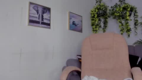 Snapshot of anahi__18 chatting on February 14, 2026, 11:51 am Anahi online show from February 14, 2026, 11:51 am