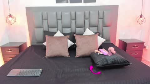 anahi  online show from April 6, 2026, 9:27 pm