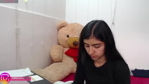 Anahi Browns online show from October 23, 2025, 7:12 pm