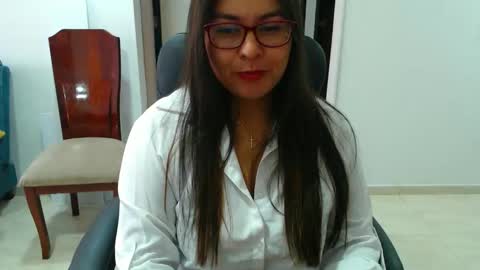 Snapshot of anaids_dam chatting on October 25, 2025, 3:29 pm anaids online show from October 25, 2025, 3:29 pm