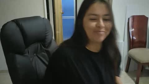 Snapshot of anaids_dam chatting on November 4, 2025, 1:32 pm anaids online show from November 4, 2025, 1:32 pm