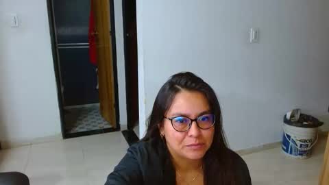 Snapshot of anaids_dam chatting on November 25, 2025, 1:44 pm anaids online show from November 25, 2025, 1:44 pm