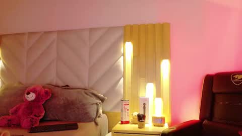 Anaise  online show from March 28, 2026, 11:54 am