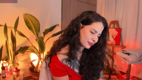 Mariana  online show from October 31, 2025, 11:28 pm