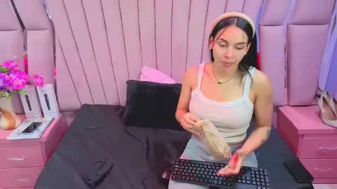 AbbyAndAntonela online show from February 24, 2026, 12:58 pm