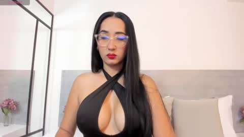 analiawhite online show from October 6, 2025, 11:29 am