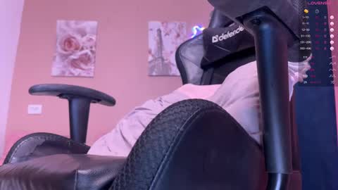 Ananasteisha online show from March 7, 2025, 6:33 pm