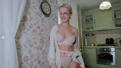 Anastasia online show from April 2, 2026, 6:00 am