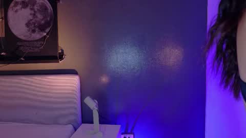 Kendra  online show from November 24, 2025, 10:37 am