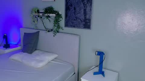 Kendra  online show from April 4, 2026, 11:18 am