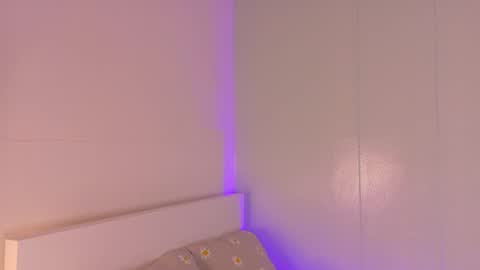 Kendra  online show from April 21, 2026, 9:59 am