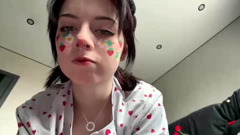 AnmiXHot online show from April 6, 2026, 12:17 pm