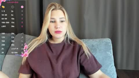 Snapshot of and1sa chatting on November 10, 2025, 8:57 am Andisa online show from November 10, 2025, 8:57 am