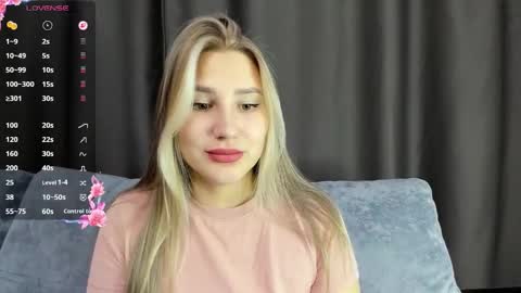 Snapshot of and1sa chatting on November 19, 2025, 11:43 am Andisa online show from November 19, 2025, 11:43 am