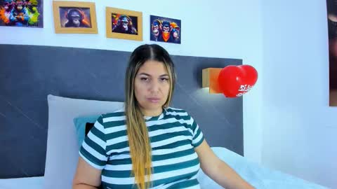 Snapshot of andhrea_vale chatting on February 14, 2026, 12:02 pm Andrea online show from February 14, 2026, 12:02 pm