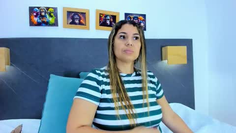 Snapshot of andhrea_vale chatting on February 20, 2026, 12:38 pm Andrea online show from February 20, 2026, 12:38 pm