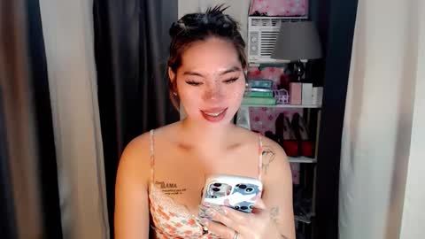 Snapshot of andrea06121998 chatting on April 24, 2026, 1:46 pm andrea06121998 online show from April 24, 2026, 1:46 pm