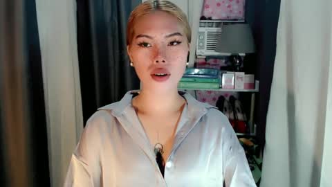 andrea06121998 online show from June 19, 2026, 4:22 pm