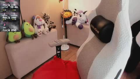 andrea_bonnie online show from May 19, 2026, 9:10 pm