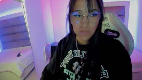 andrea_brunette_ online show from December 2, 2025, 1:05 pm