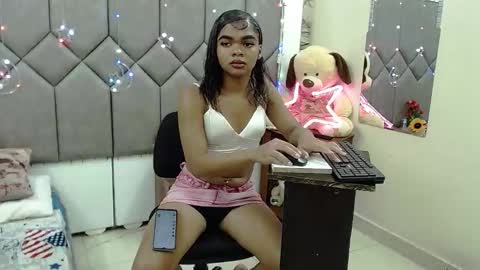 Andrea Castt online show from March 17, 2026, 8:01 pm