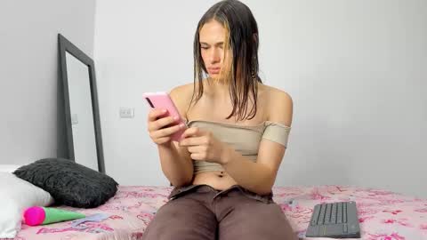 Snapshot of andrea_cherryy_ chatting on September 29, 2025, 6:24 pm Andrea Cherry online show from September 29, 2025, 6:24 pm